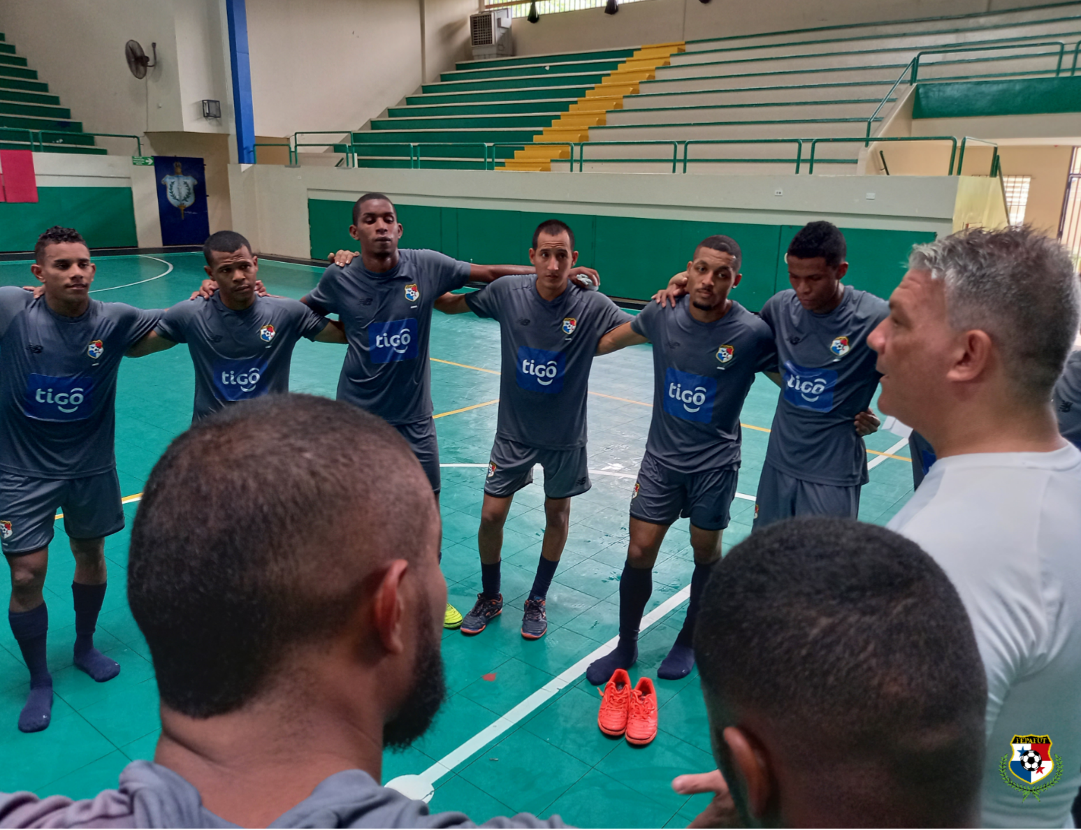 En emotivo cierre, selección de futsal vende cara su derrota ante Paraguay  – Federación Panameña de Fútbol